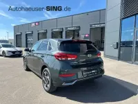Neu Hyundai i30 140 PS (102 kW) 2025 Grün Limousine