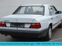 Gebraucht Mercedes E200 75 PS (55 kW) 1989 Weiß Limousine