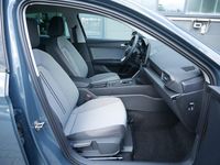 Neu Seat Leon 150 PS (110 kW) 2026 Blau Limousine