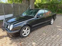 Gebraucht Mercedes E270 170 PS (125 kW) 2001 Obsidianschwarz  metalliclack Limousine