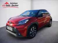 Gebraucht Toyota Aygo X Pulse 72 PS (52 kW) 2023 Chili red perleffekt/ night sky black SUV
