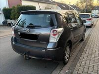 Gebraucht Toyota Verso 126 PS (92 kW) 2012 Grau Van / Kleinbus