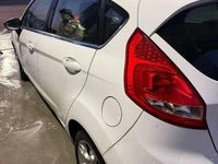 Gebraucht Ford Fiesta Titanium 82 PS (60 kW) 2011 Weiß Kleinwagen