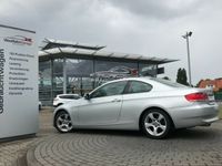 Gebraucht BMW 325 218 PS (160 kW) 2007 Silber metallic Coupé