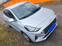 Gebraucht Hyundai i10 Select 67 PS (49 kW) 2021 Silber Kleinwagen
