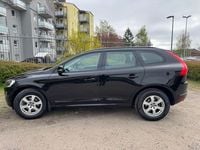 Używany Volvo XC60 Kinetic 150 KM (110 kW) 2016 Czarny SUV