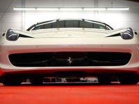 Second-hand Ferrari 458 566 CP (416 kW) 2011 Alb Coupe