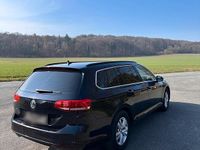 Gebraucht VW Passat R 150 PS (110 kW) 2016 Schwarz Kombi