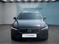 Gebraucht Volvo V60 Core 163 PS (119 kW) 2024 Schwarz Kombi