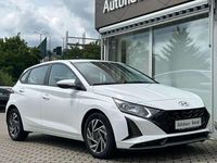 Gebraucht Hyundai i20 Comfort 101 PS (74 kW) 2023 Atlas white Kleinwagen