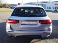 Gebraucht Mercedes E220 194 PS (142 kW) 2019 Silber Kombi