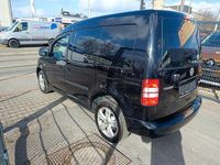 Gebraucht VW Caddy 105 PS (77 kW) 2011 Schwarz Van / Kleinbus