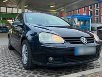 Second-hand VW Golf 75 CP (55 kW) 2005 Negru Coupe