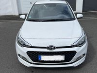 Gebraucht Hyundai i20 75 PS (55 kW) 2018 Weiß Limousine
