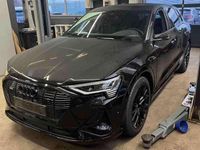 Gebraucht Audi e-tron Black Edition 300 kW (408 PS) 2022 Mythosschwarz metallic SUV