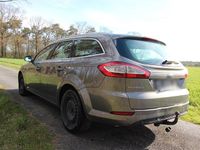 Gebraucht Ford Mondeo 140 PS (102 kW) 2013 Grau Kombi