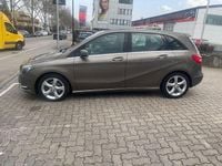 Gebraucht Mercedes B200 136 PS (100 kW) 2013 Grau Van / Kleinbus