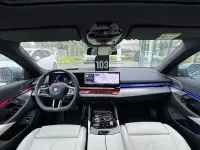 Gebraucht BMW 550e Performance 489 PS (359 kW) 2025 Cape york gruen Kombi