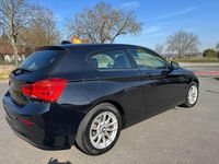 Gebraucht BMW 118 Advantage 136 PS (100 kW) 2018 Schwarz ii/bonnet fluid black Kleinwagen