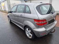 Używany Mercedes B200 136 KM (100 kW) 2007 Szary Minivan