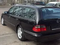 Gebraucht Mercedes E320 Avantgarde 197 PS (144 kW) 2001 Schwarz Kombi