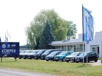 Gebraucht VW Golf VII Style 150 PS (110 kW) 2020 Deep black perleffekt Limousine