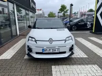 Neu Renault 5 E-Tech Urban 2025 Perlmuttweiß mit dach in black pearlschwarz (weiß)