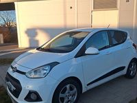 Gebraucht Hyundai i10 Passion Plus 87 PS (63 kW) 2016 Weiß Kleinwagen