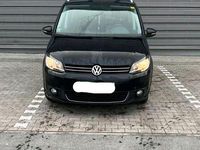 Gebraucht VW Touran Cup 140 PS (102 kW) 2014 Schwarz Van / Kleinbus