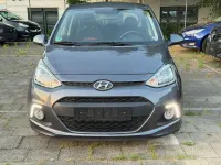 Gebraucht Hyundai i10 YES! 87 PS (63 kW) 2015 Star dust / met Kleinwagen