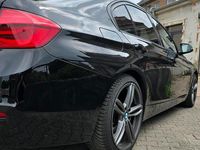 Gebraucht BMW 318 150 PS (110 kW) 2017 Schwarz Limousine