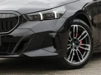 Neu BMW 530e Performance 299 PS (219 kW) 2026 Schwarz Limousine