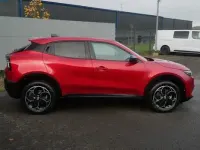 Neu Alfa Romeo Junior 145 PS (106 kW) 2026 Rot SUV
