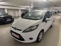 Gebraucht Ford Fiesta Trend 69 PS (50 kW) 2011 Weiß Kleinwagen