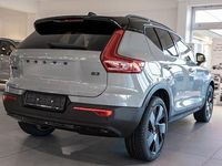 Neu Volvo XC40 Plus 163 PS (119 kW) 2026 Grau SUV