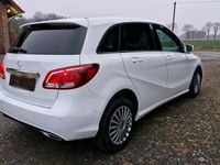 Gebraucht Mercedes B220 170 PS (125 kW) 2019 Weiß Van / Kleinbus