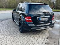 Gebraucht Mercedes ML320 224 PS (164 kW) 2006 Schwarz SUV