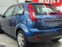 Gebraucht Ford Fiesta 60 PS (44 kW) 2006 Blau Kleinwagen