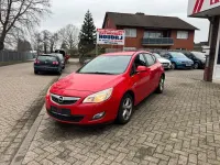 Gebraucht Opel Astra 110 PS (80 kW) 2012 Rot Limousine