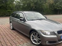 Gebraucht BMW 318 143 PS (105 kW) 2012 Grau Kombi