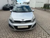 Gebraucht Kia Rio Edition 7 109 PS (80 kW) 2011 Silber Limousine