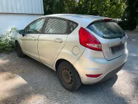 Gebraucht Ford Fiesta 82 PS (60 kW) 2010 Silber Kleinwagen