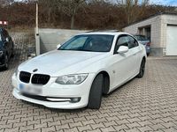 Gebraucht BMW 330 245 PS (180 kW) 2012 Weiß Coupé