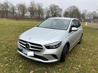 Gebraucht Mercedes B200 150 PS (110 kW) 2019 Silber Van / Kleinbus