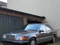 Gebraucht Mercedes E230 132 PS (97 kW) 1991 Grau Limousine