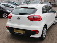 Second-hand Kia Rio 84 CP (61 kW) 2017 Alb Hatchback