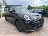 Gebraucht Mini Cooper SE 135 kW (184 PS) 2023 Schwarz Kleinwagen