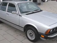 Gebraucht BMW 733 179 PS (131 kW) 1979 Silber Limousine