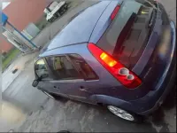 Gebraucht Ford Fiesta 69 PS (50 kW) 2005 Blau Kleinwagen