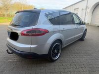 Gebraucht Ford S-MAX 140 PS (102 kW) 2012 Silber Van / Kleinbus